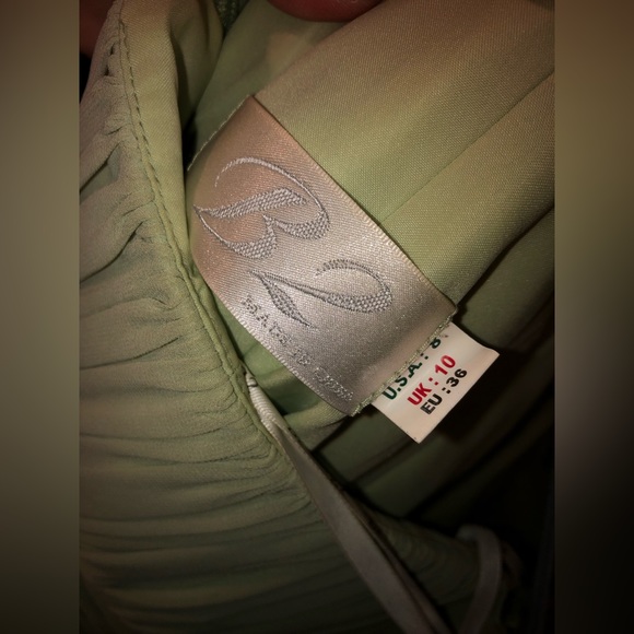 B2 FULL LENGTH GOWN- Meadow Green - Picture 6 of 7